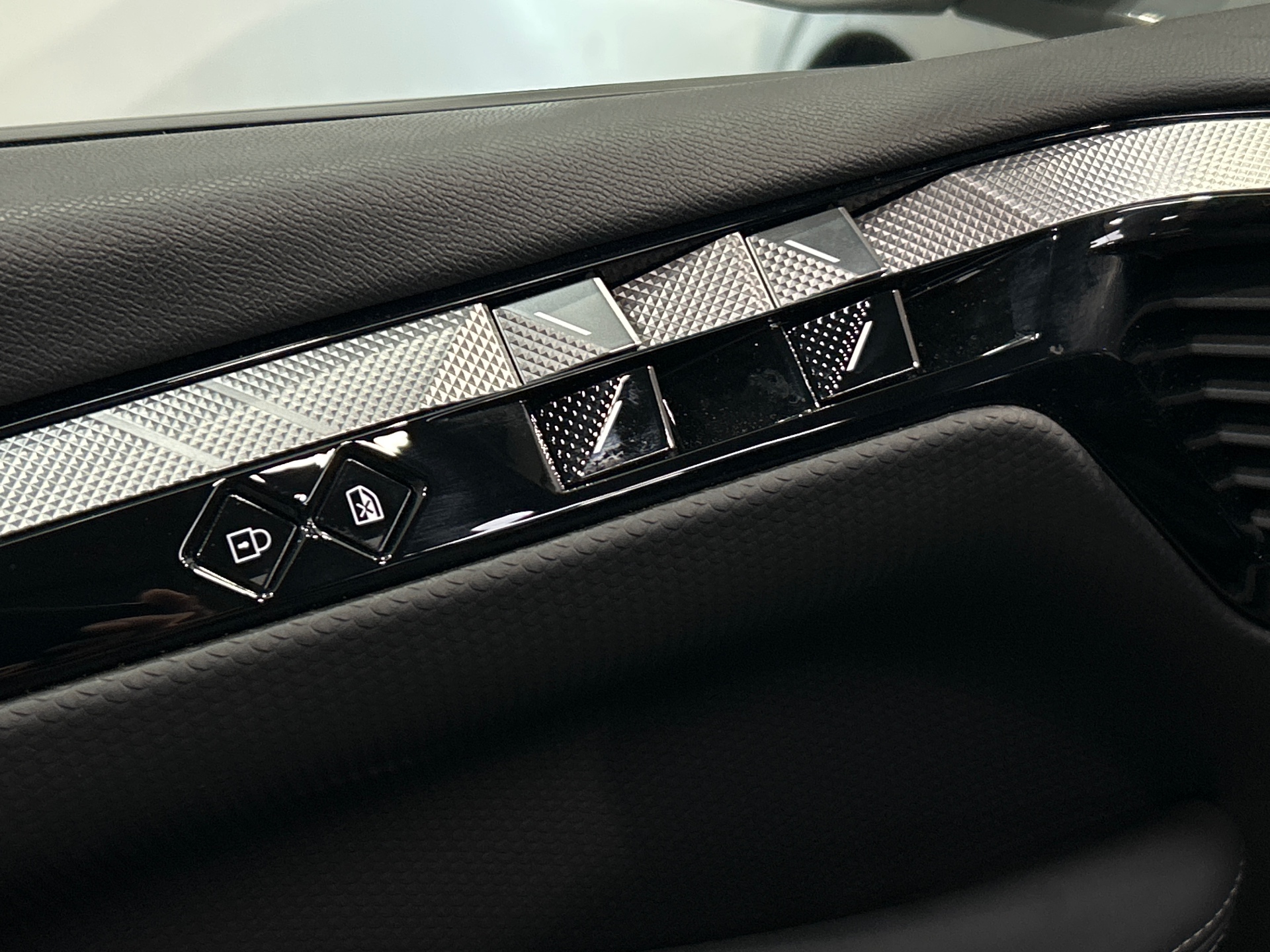 DS DS 4 4 E-TENSE 225 CROSS TROCADERO