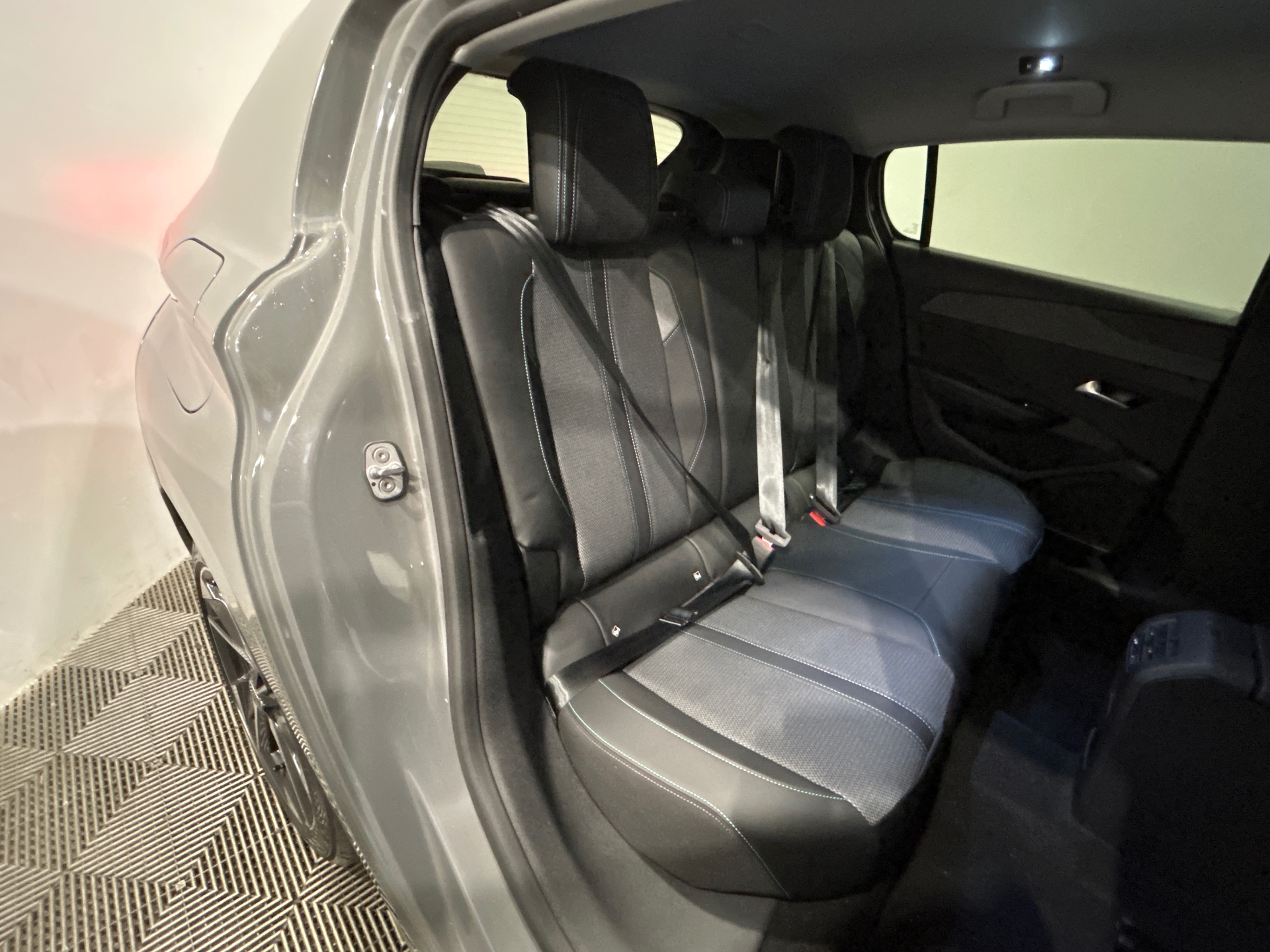 PEUGEOT 308 Allure Hybrid 145 ch e-DCS6