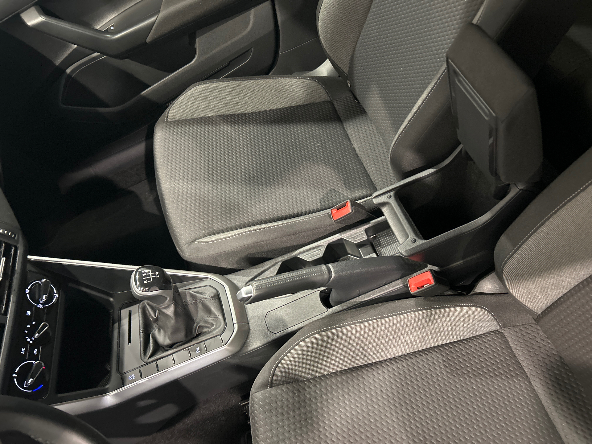 VOLKSWAGEN POLO VW Edition 1.0 TSI 95