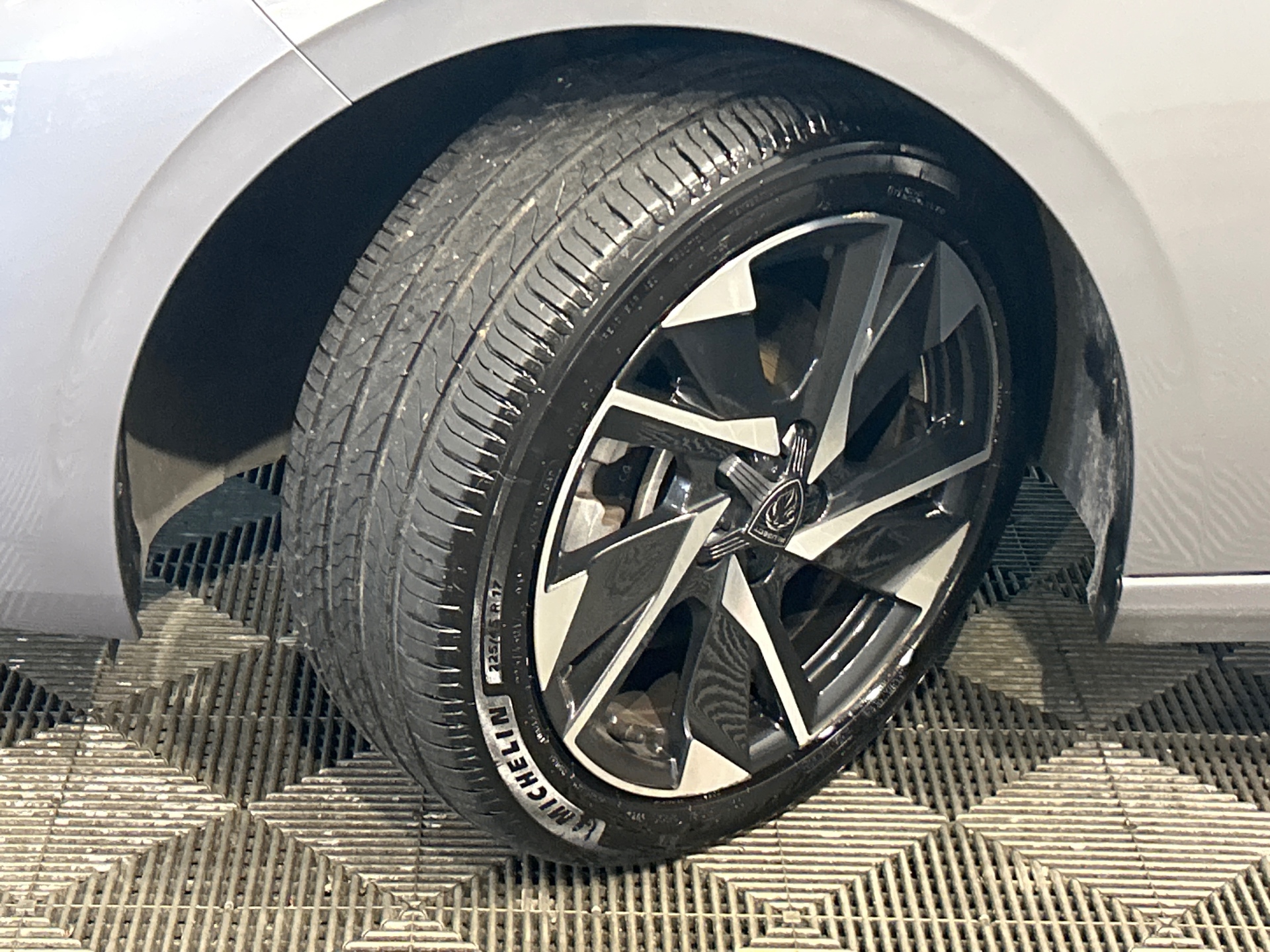 PEUGEOT 308 Allure Hybrid 145 ch e-DCS6 — expertise
