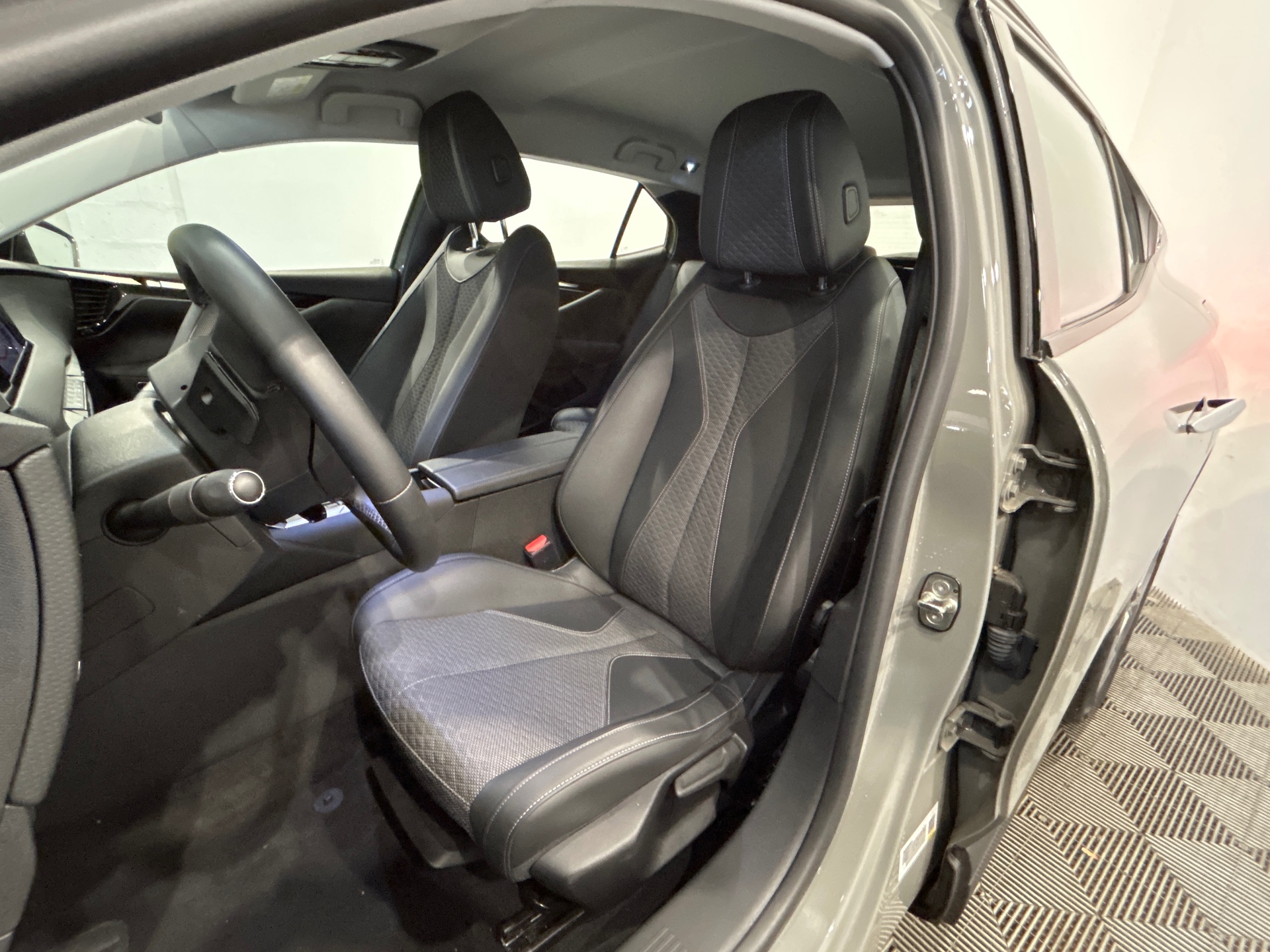 DS DS 4 4 E-TENSE 225 CROSS TROCADERO