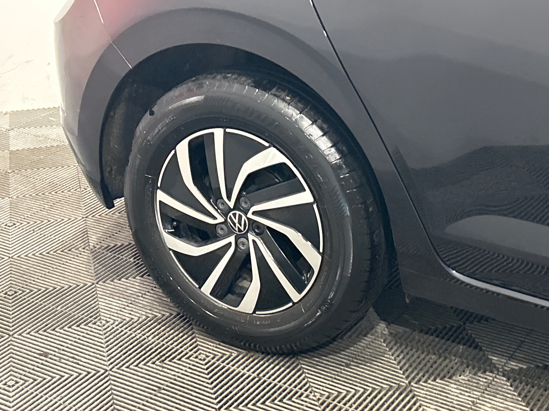 VOLKSWAGEN POLO VW Edition 1.0 TSI 95 — expertise