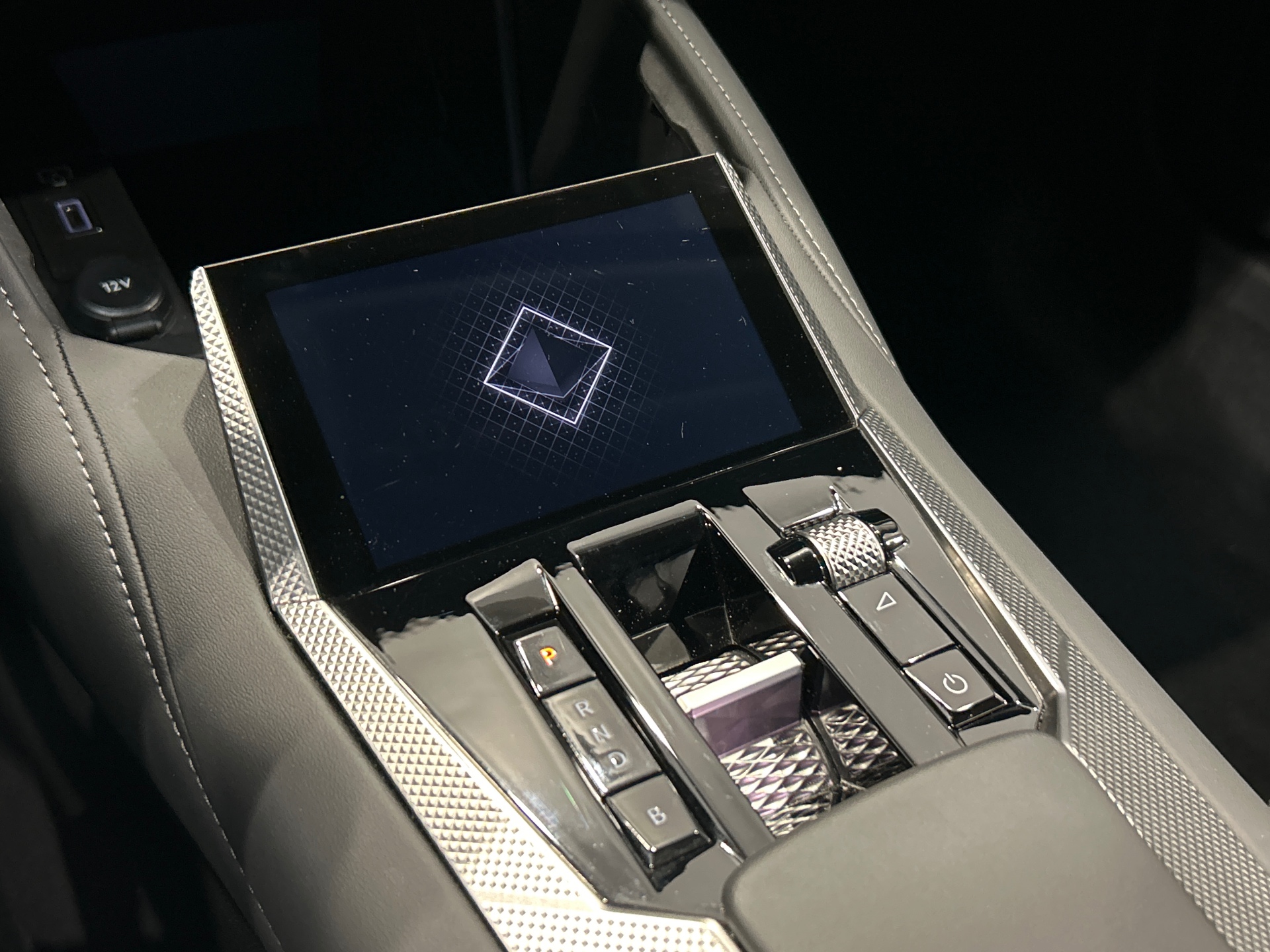 DS DS 4 4 E-TENSE 225 CROSS TROCADERO