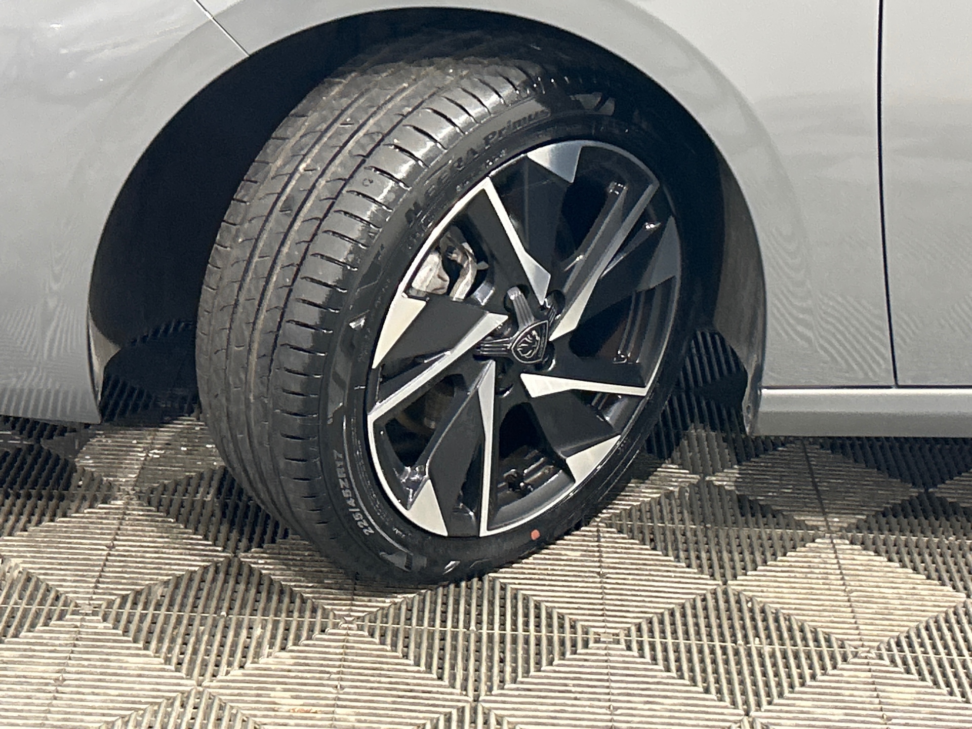 PEUGEOT 308 Allure Hybrid 145 ch e-DCS6 — expertise