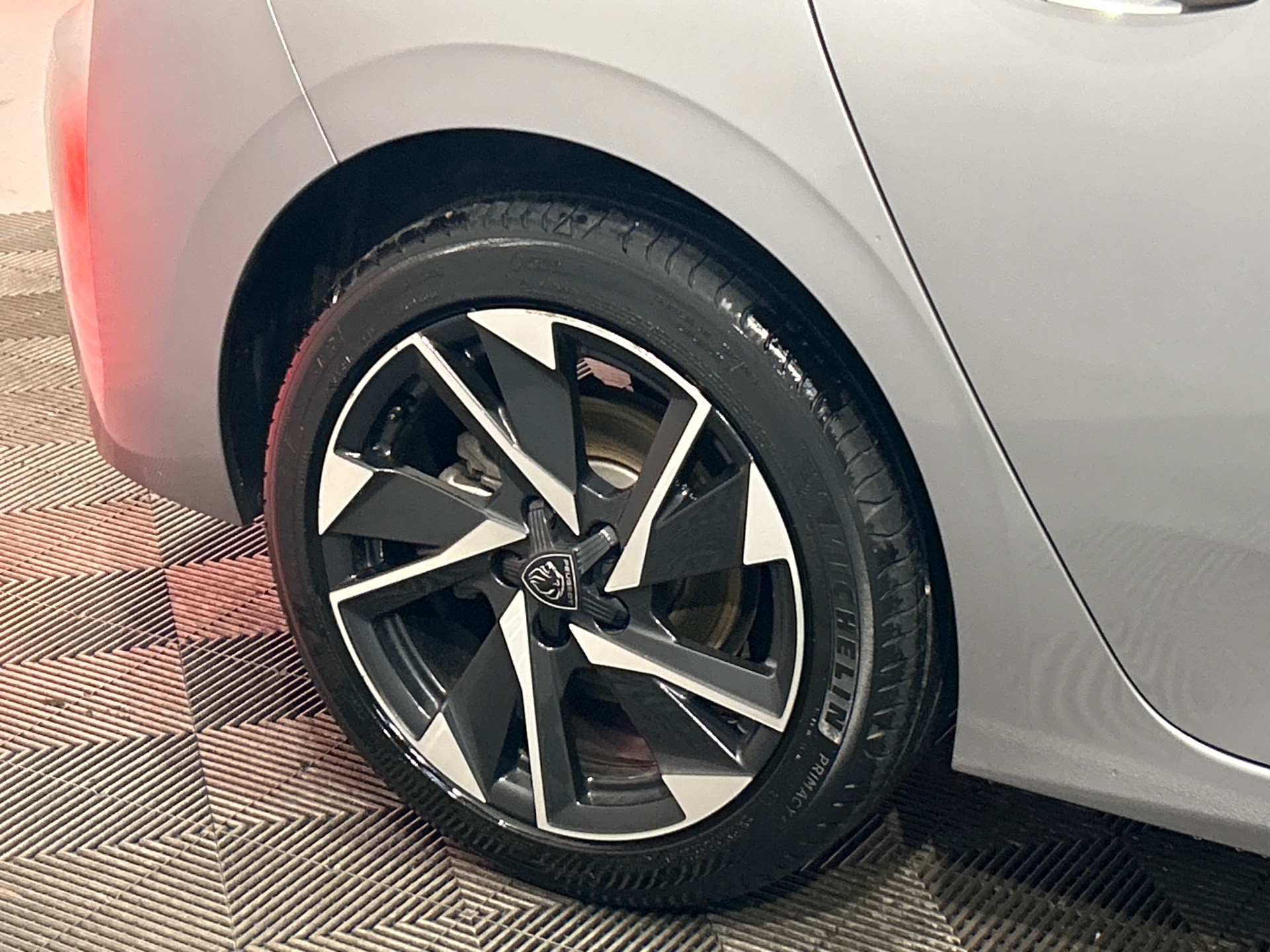 PEUGEOT 308 Allure Hybrid 145 ch e-DCS6 — expertise