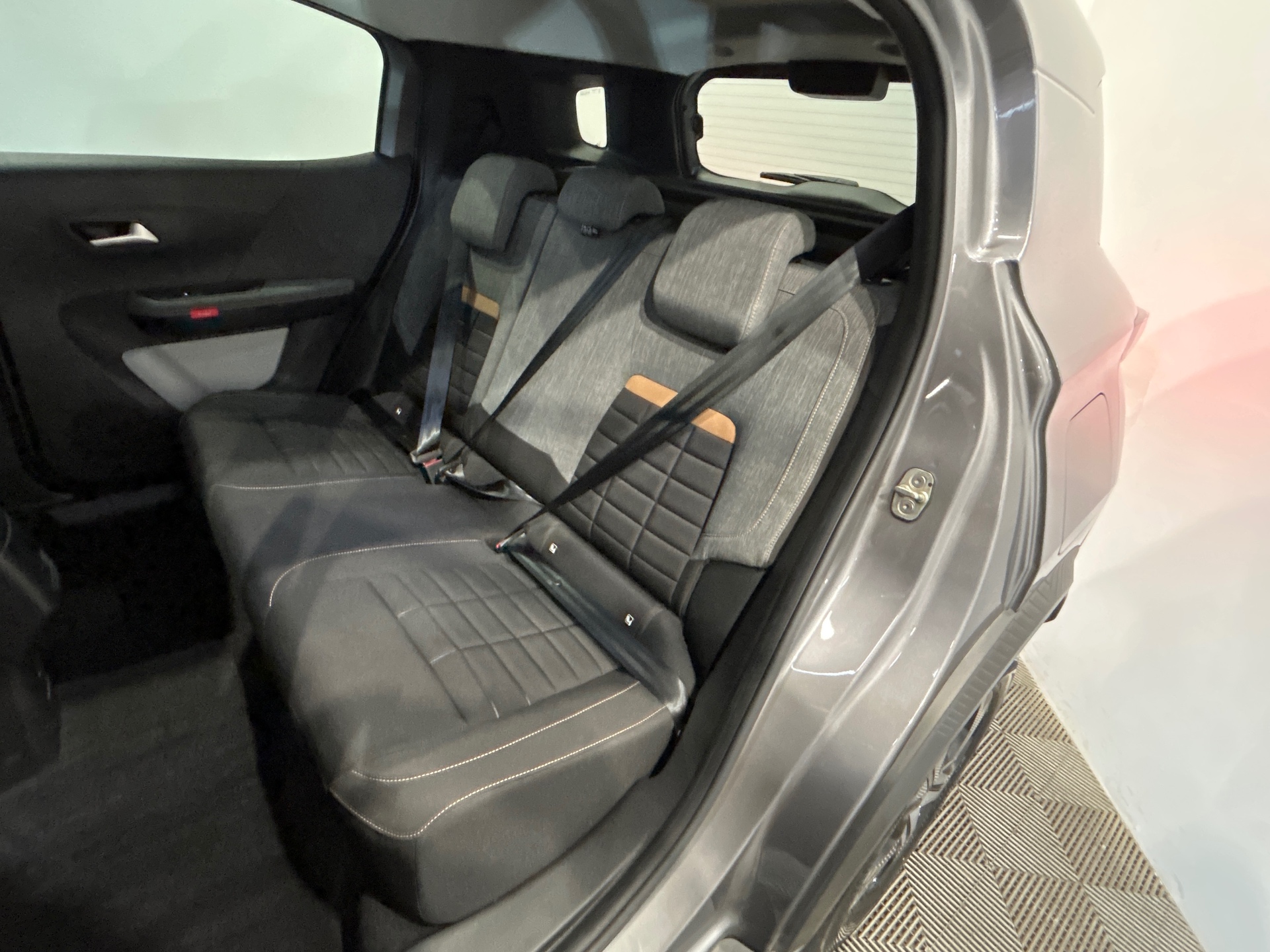CITROEN C3 AIRCROSS Hybride 145 E-dcs6 PLUS