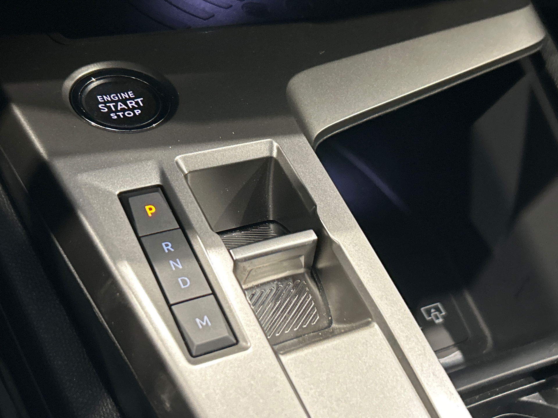 PEUGEOT 308 Allure Hybrid 145 ch e-DCS6