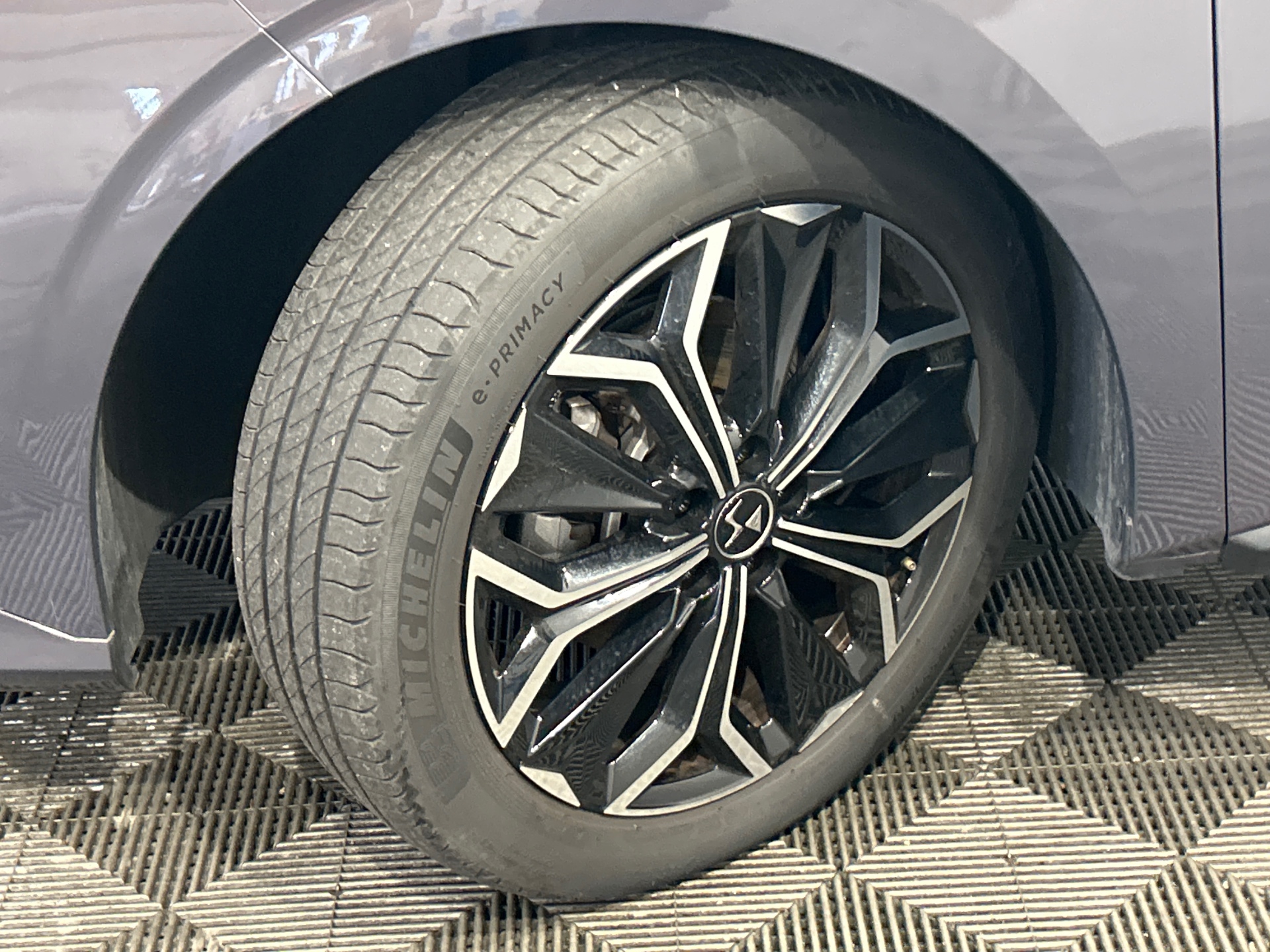 DS DS 4 4 HYBRIDE ÉTOILE  - ALCANTARA® — expertise