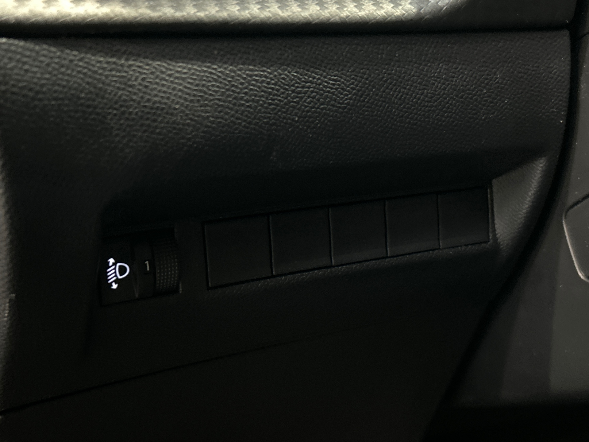 PEUGEOT 2008 Allure Hybrid 145 ch e-DCS6