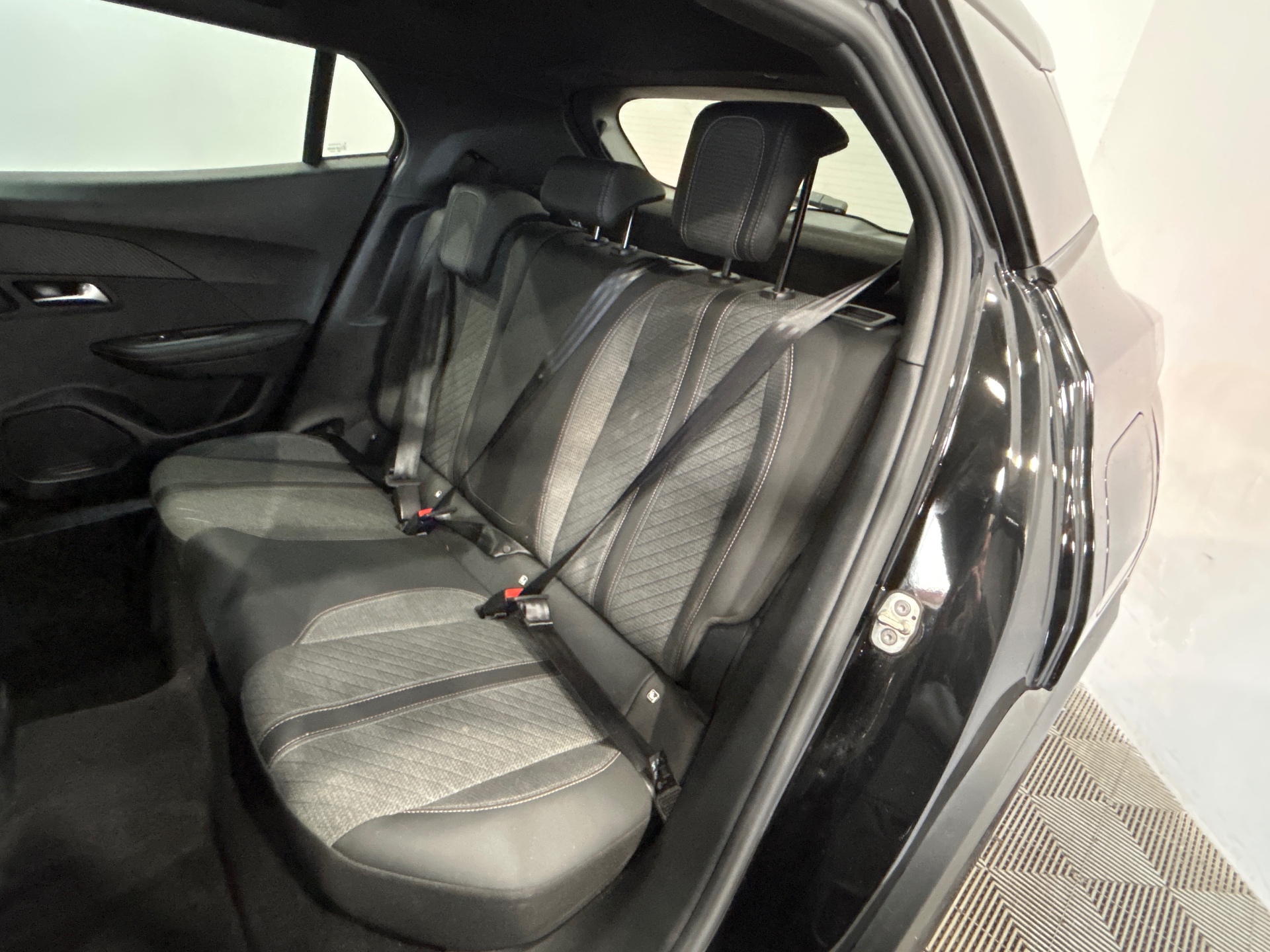 PEUGEOT 2008 Allure Hybrid 145 ch e-DCS6