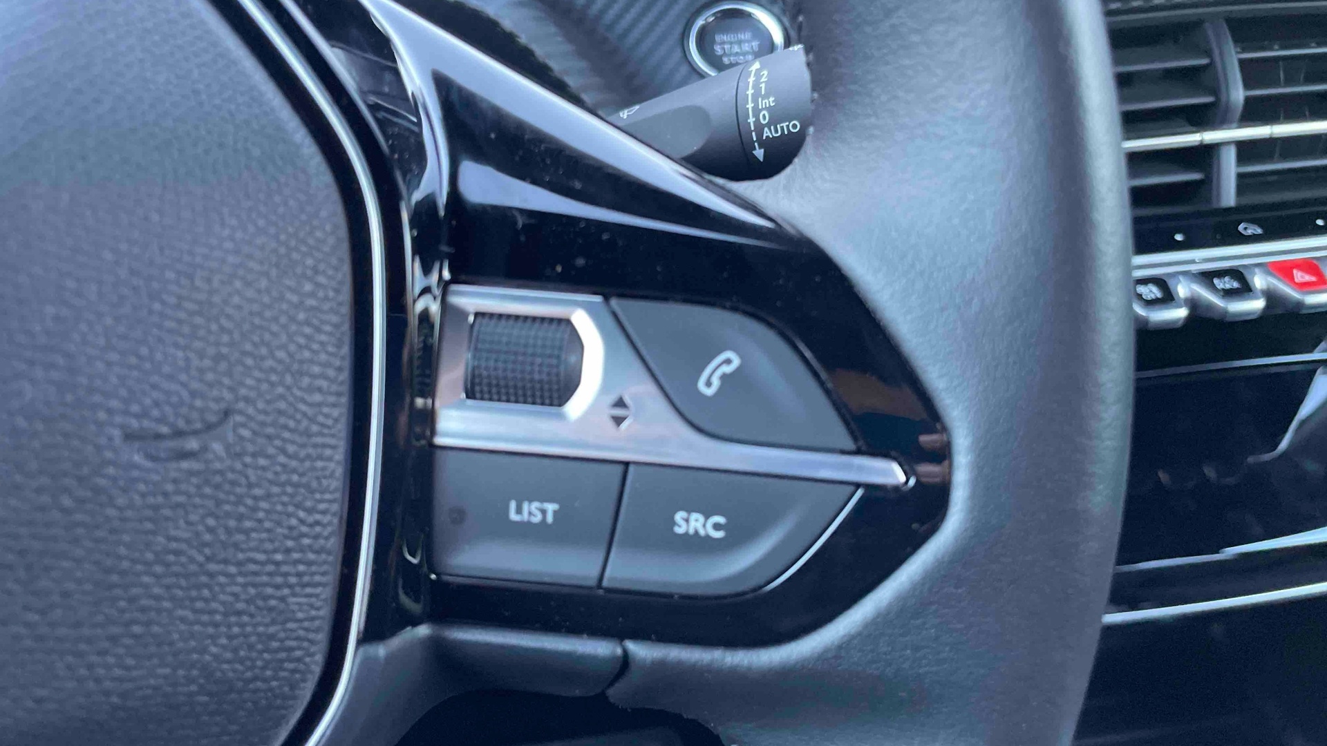 PEUGEOT 2008 Hybrid 145 ch e-DCS6 Allure
