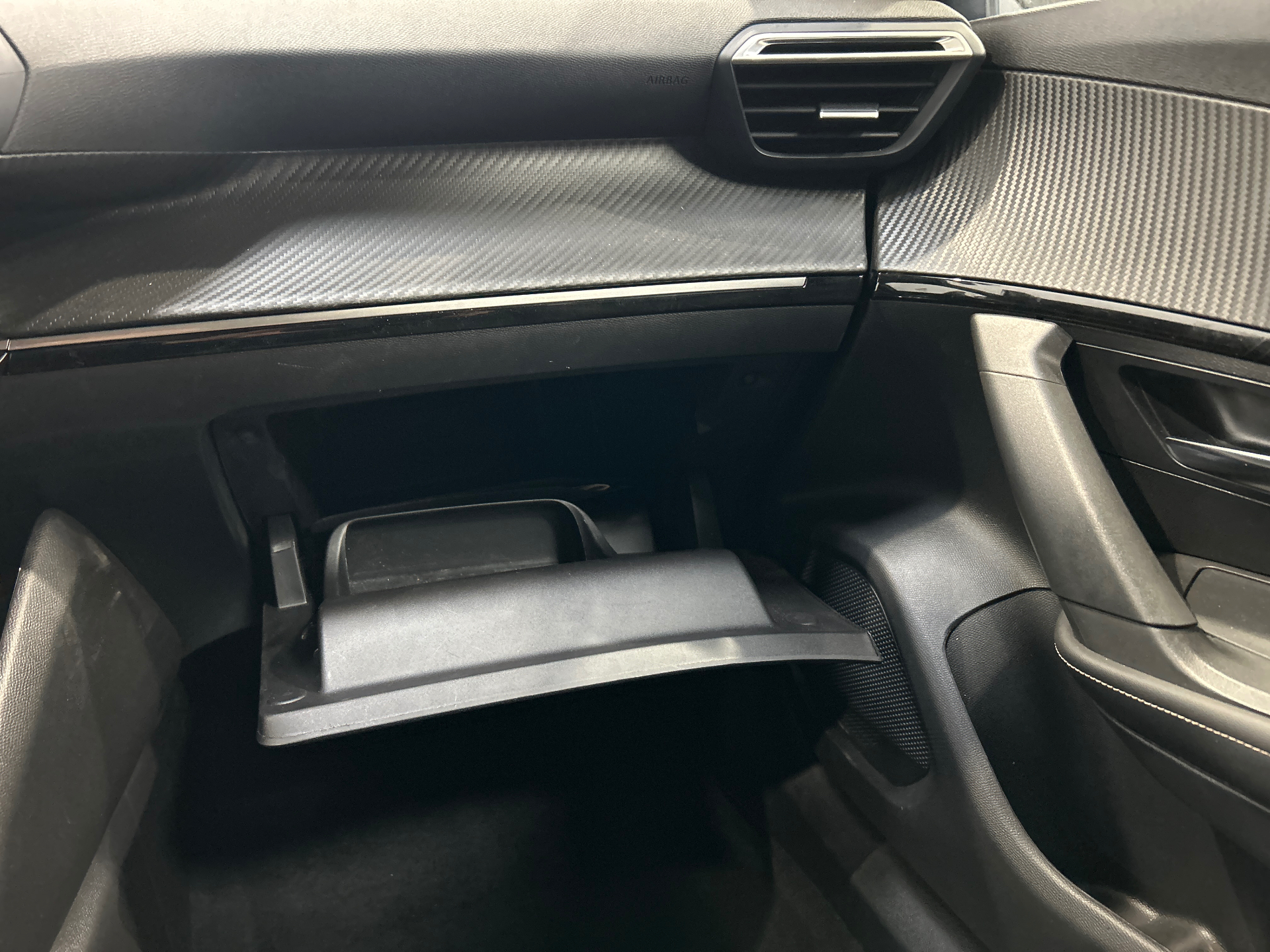 PEUGEOT 2008 Allure Hybrid 145 ch e-DCS6