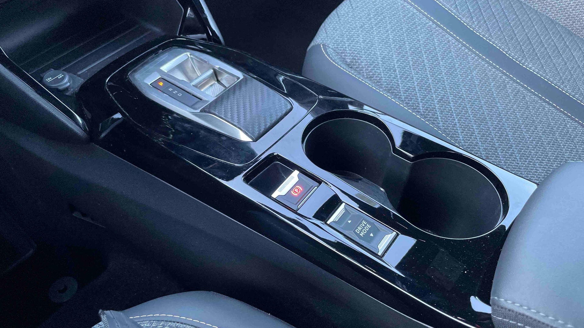 PEUGEOT 2008 Hybrid 145 ch e-DCS6 Allure