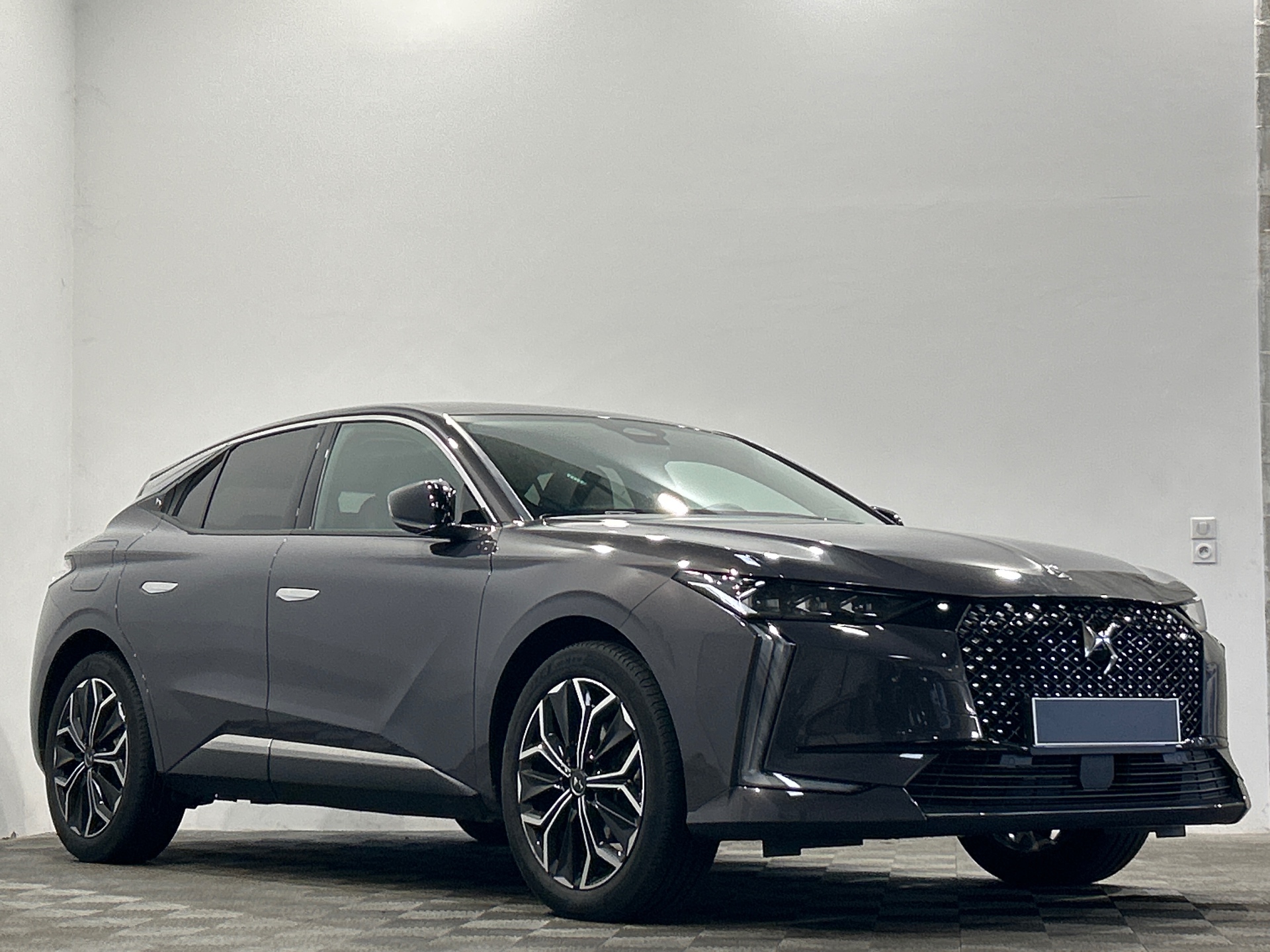 DS DS 4 4 HYBRIDE ÉTOILE  - ALCANTARA®