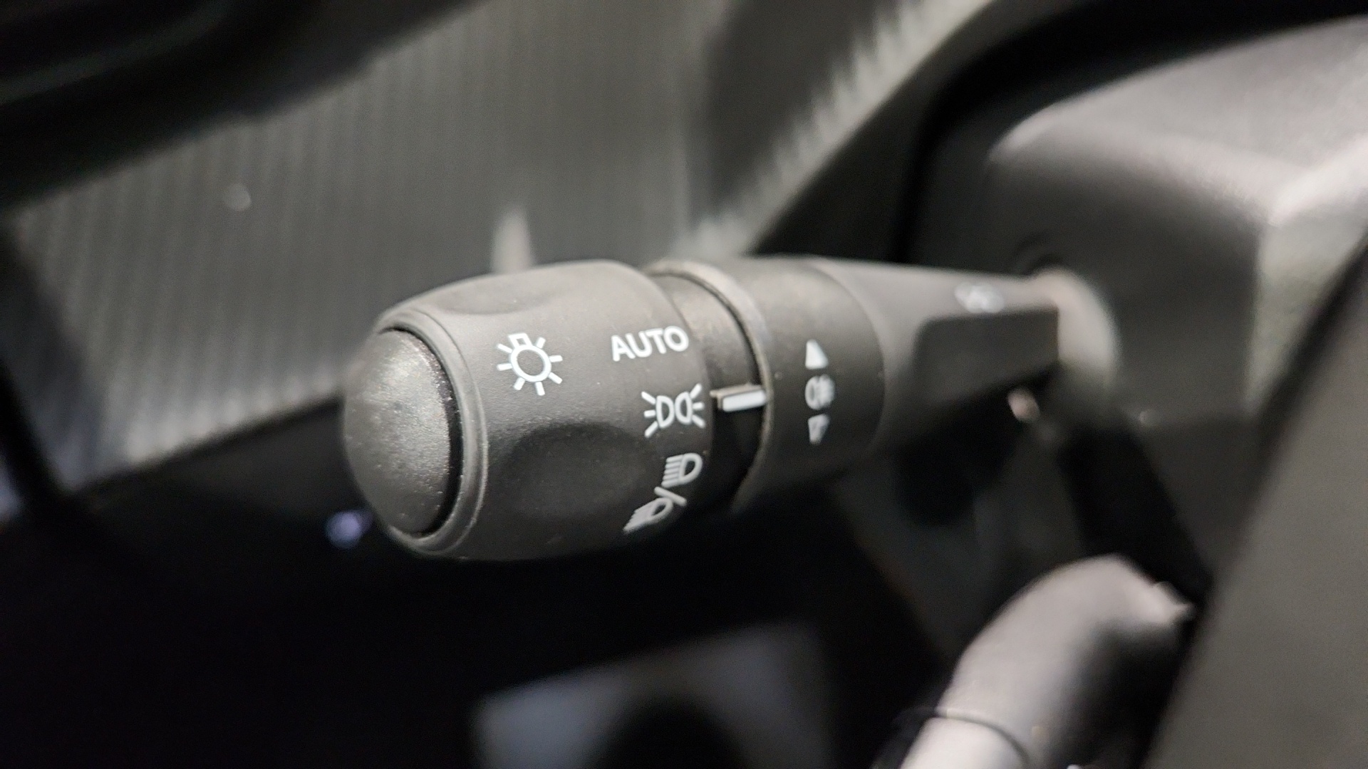 PEUGEOT 2008 Hybrid 145 ch e-DCS6 Allure - 5P