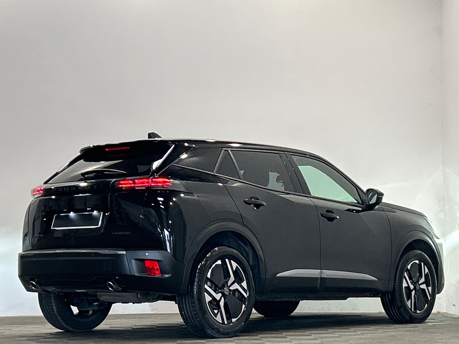 PEUGEOT 2008 Allure Hybrid 145 ch e-DCS6