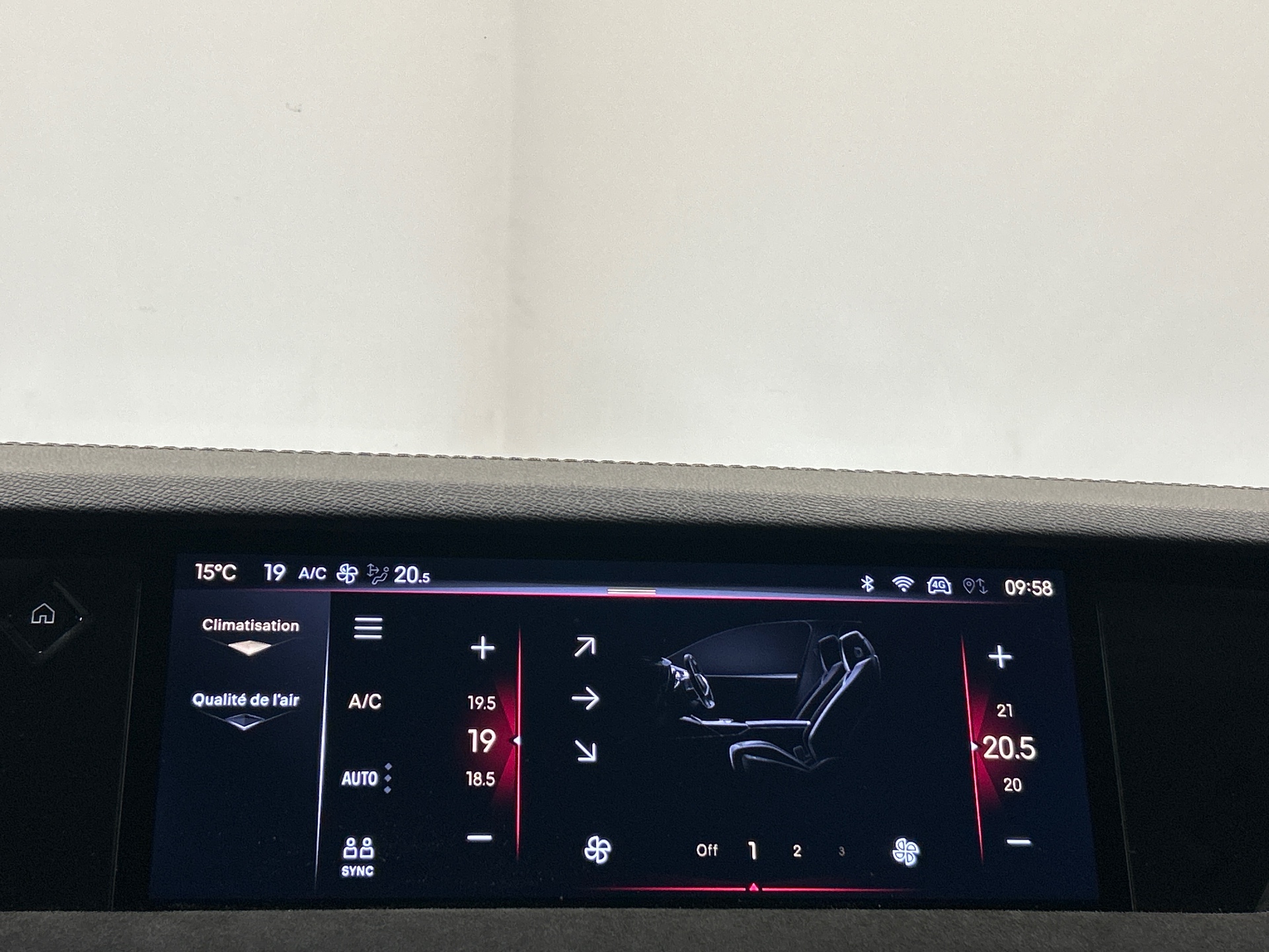 DS DS 4 4 HYBRIDE ÉTOILE  - ALCANTARA®