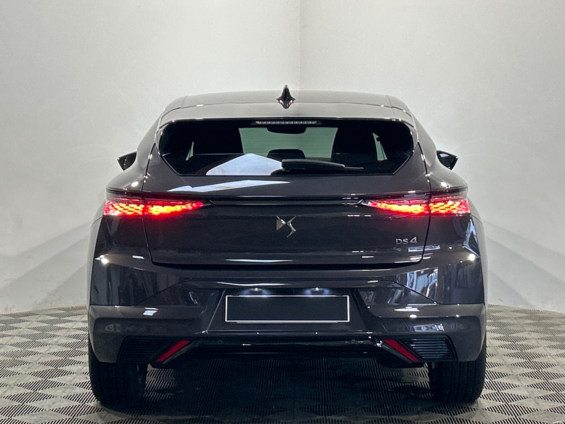 DS DS 4 4 HYBRIDE ÉTOILE  - ALCANTARA®