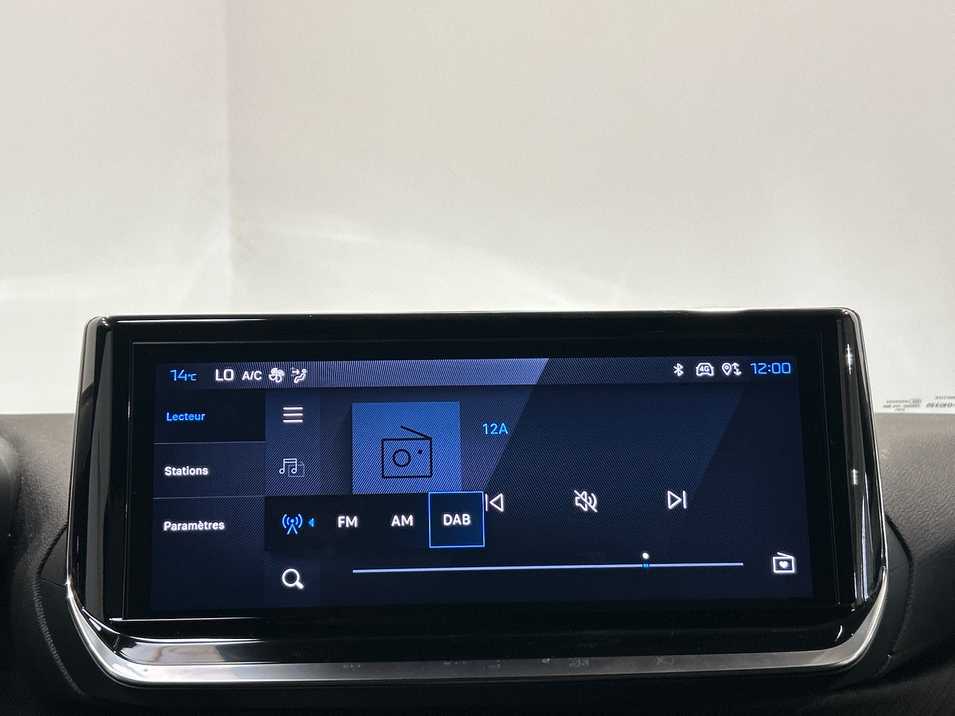PEUGEOT 2008 Allure Hybrid 145 ch e-DCS6
