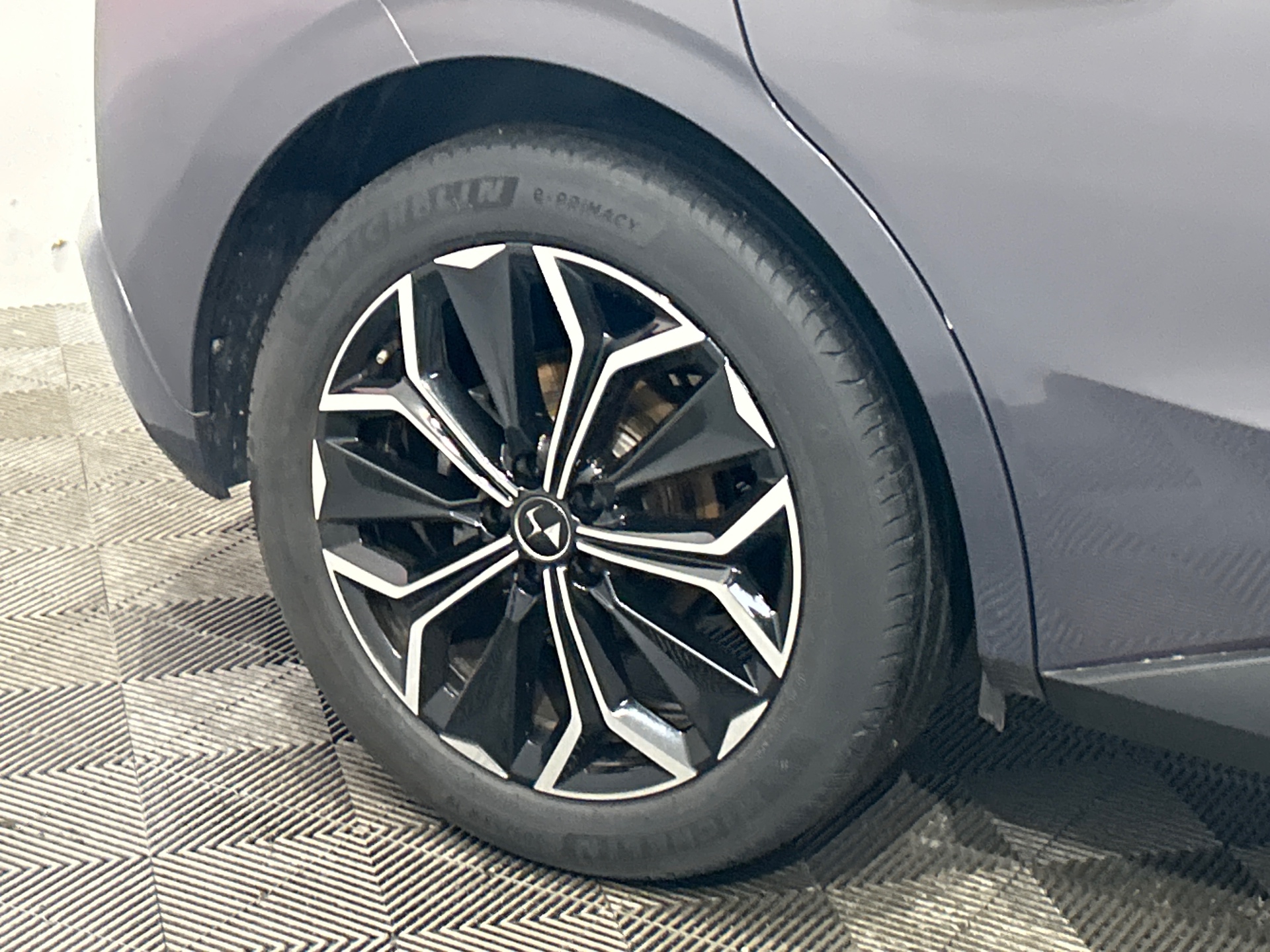 DS DS 4 4 HYBRIDE ÉTOILE  - ALCANTARA® — expertise