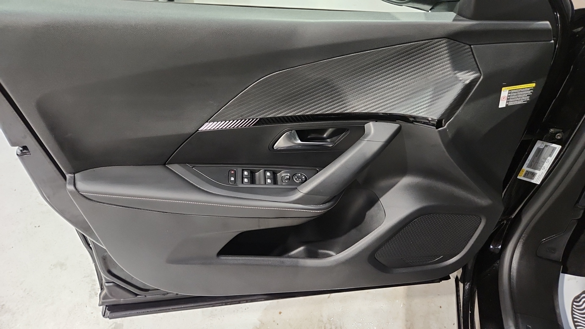 PEUGEOT 2008 Hybrid 145 ch e-DCS6 Allure - 5P