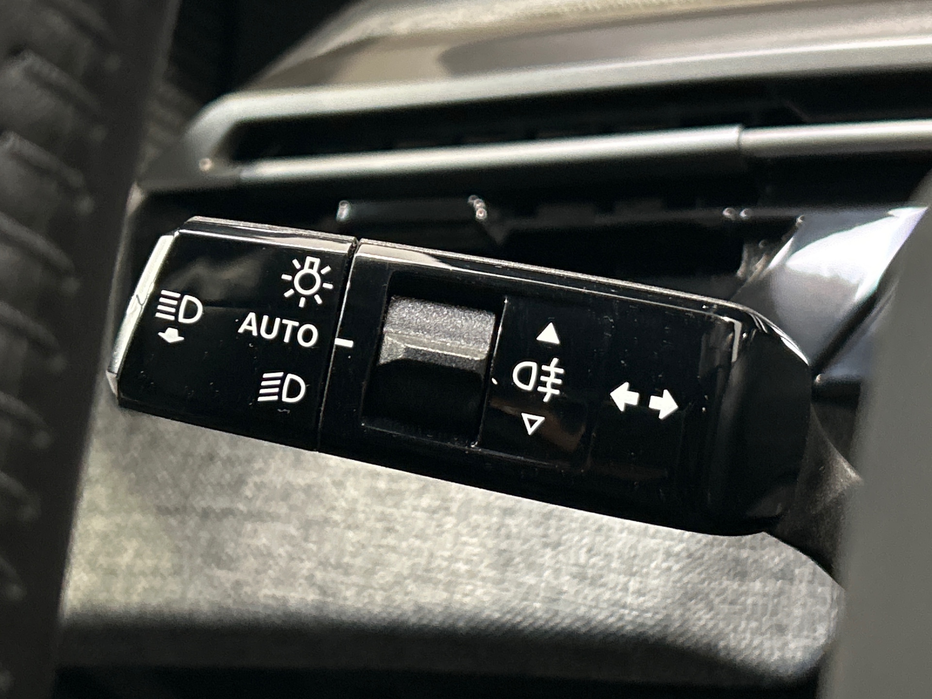 PEUGEOT 3008 Allure Hybrid 145 ch e-DCS6