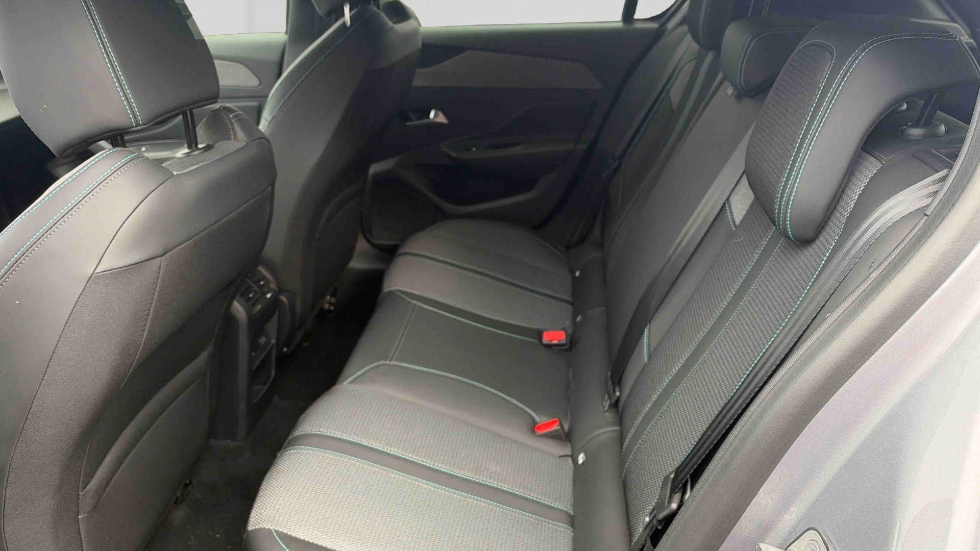 PEUGEOT 308 Allure Hybrid 145 ch e-DCS6