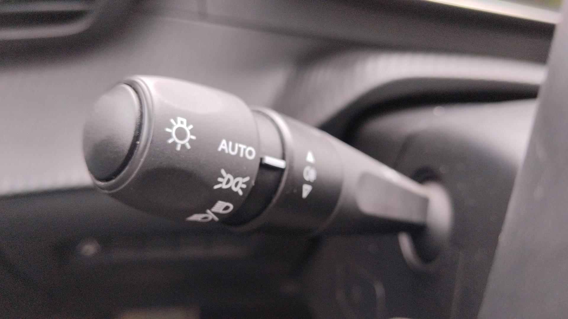PEUGEOT 2008 Hybrid 145 ch e-DCS6 GT