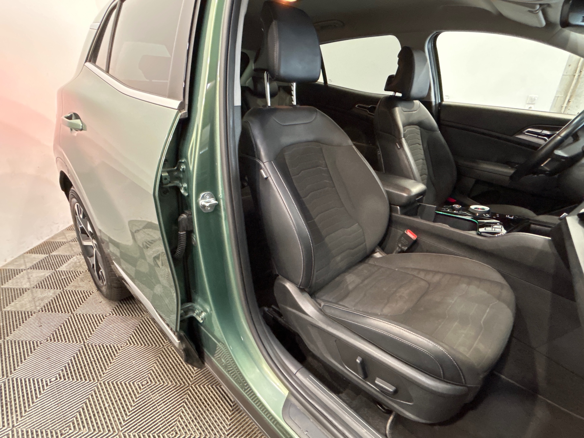 KIA SPORTAGE 1.6 T-GDi 230ch ISG Hybride BVA6 4x4 Design