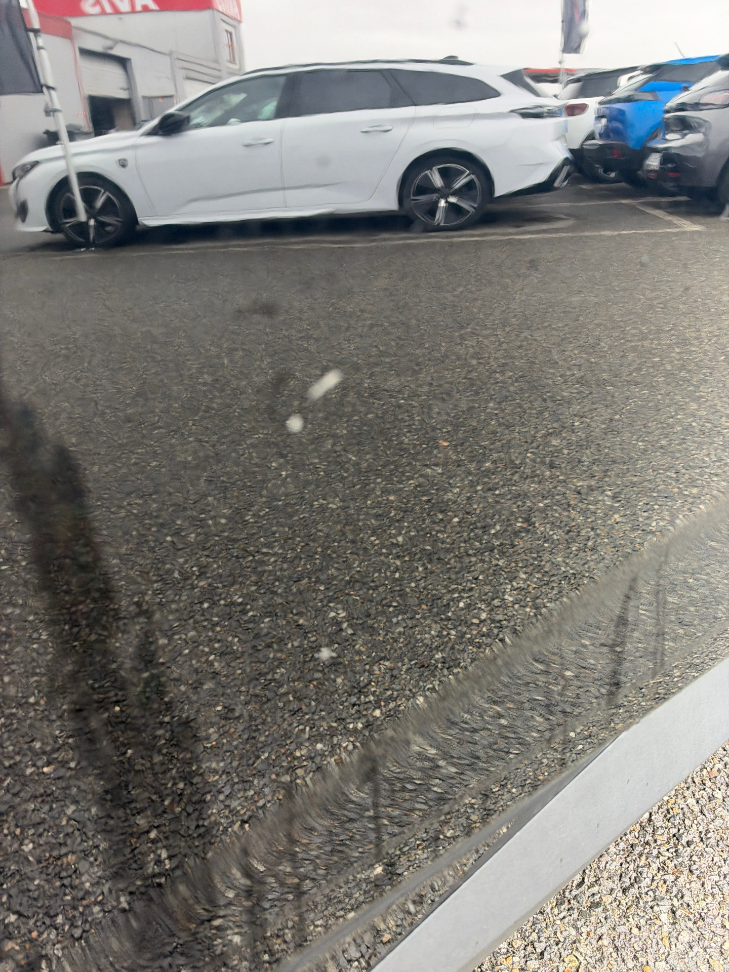 PEUGEOT 408 Allure Hybrid 145 ch e-DCS6 — expertise