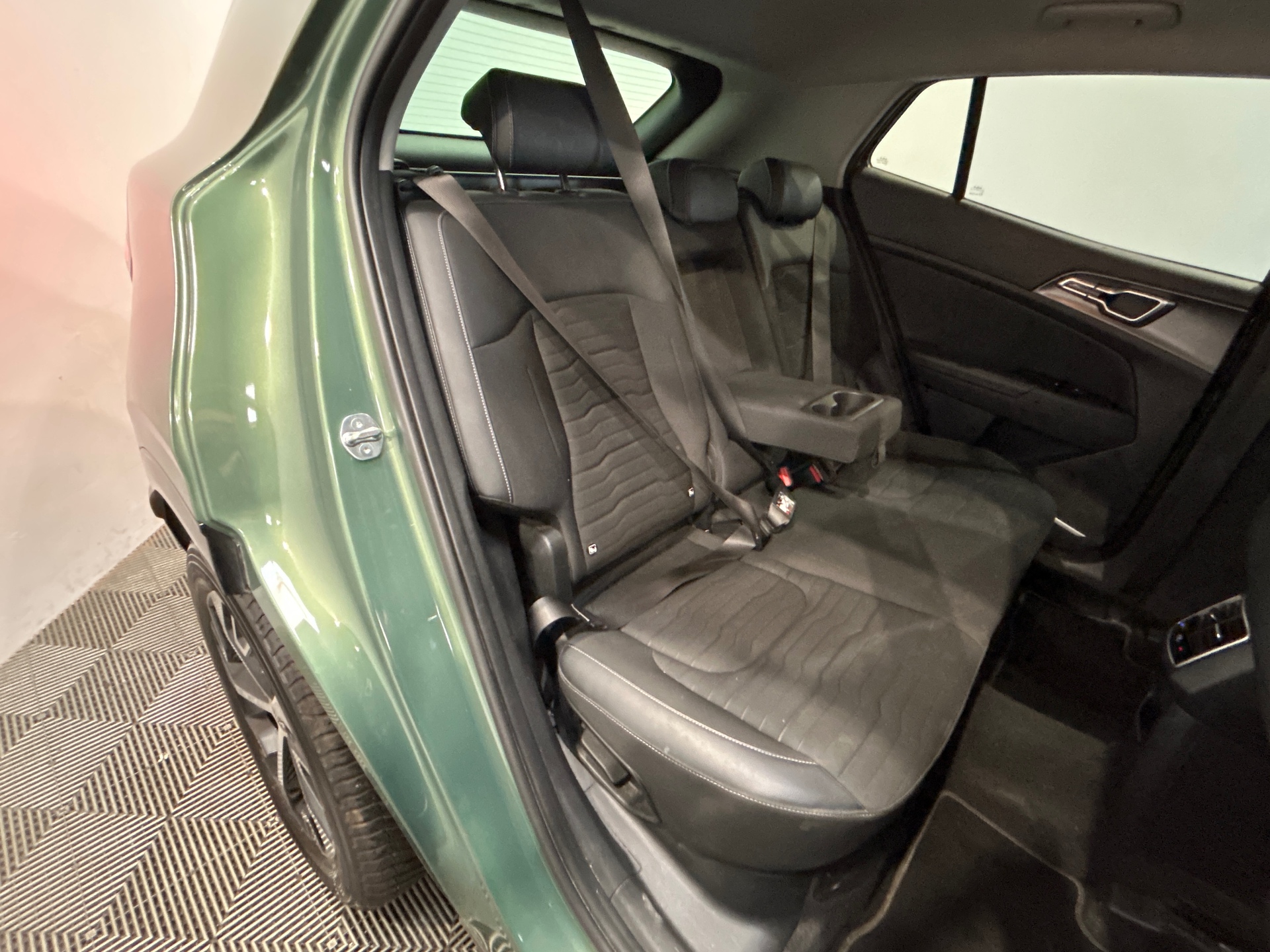 KIA SPORTAGE 1.6 T-GDi 230ch ISG Hybride BVA6 4x4 Design