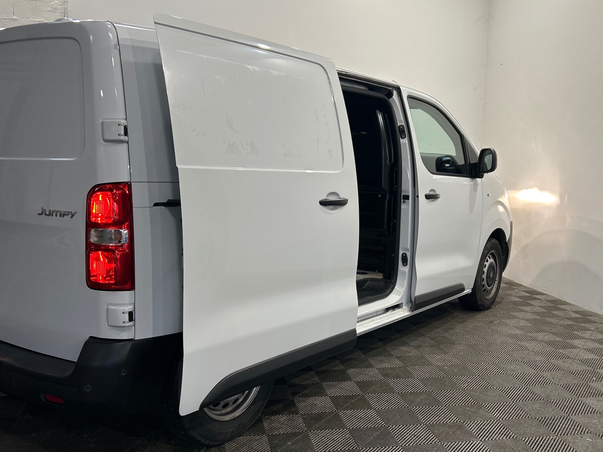 CITROEN JUMPY FOURGON Fourgon Taille M BlueHDi 120 S&S BVM6 — expertise