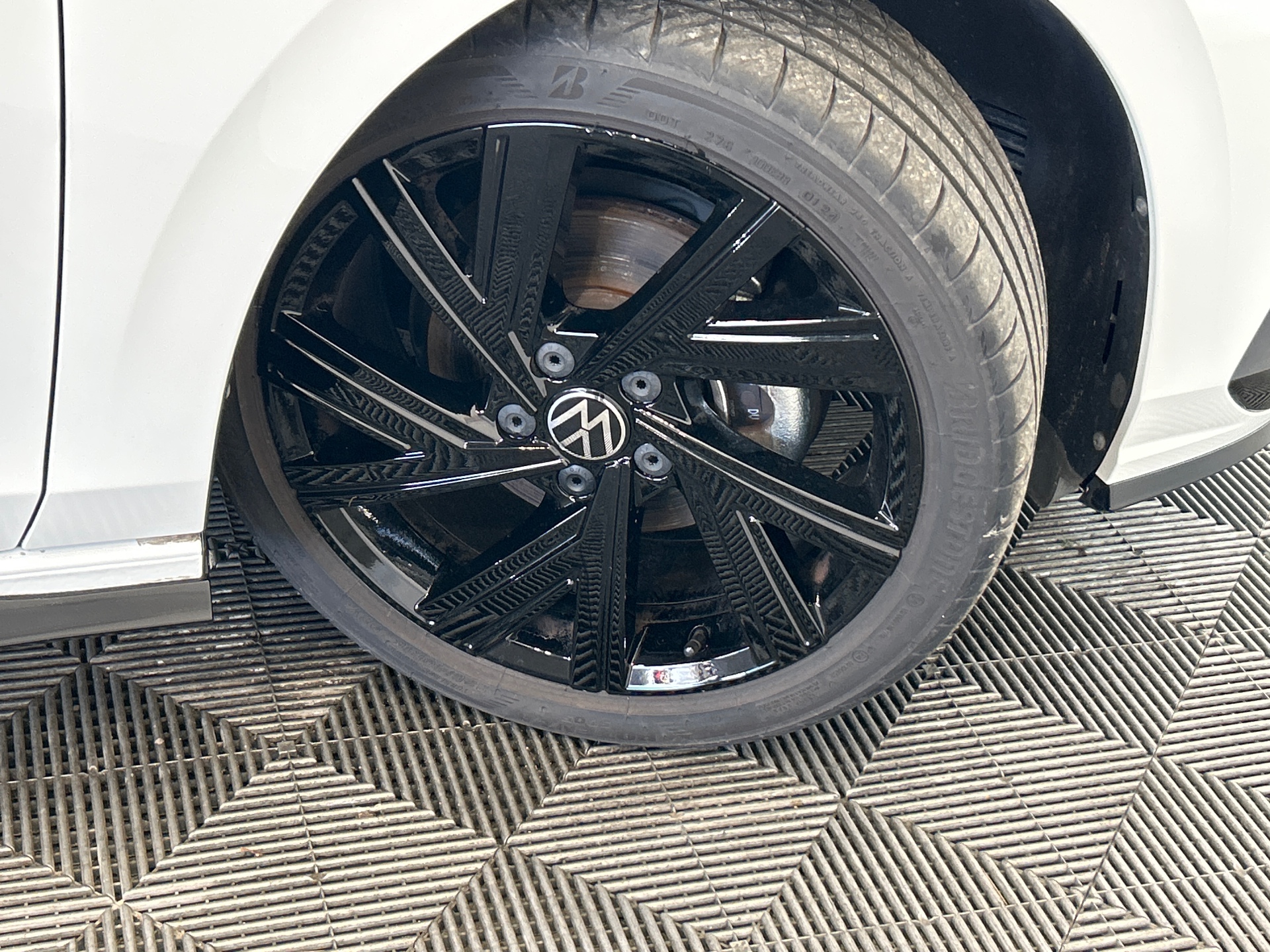VOLKSWAGEN GOLF 1.5 eTSI OPF 150 DSG7 R-Line — expertise