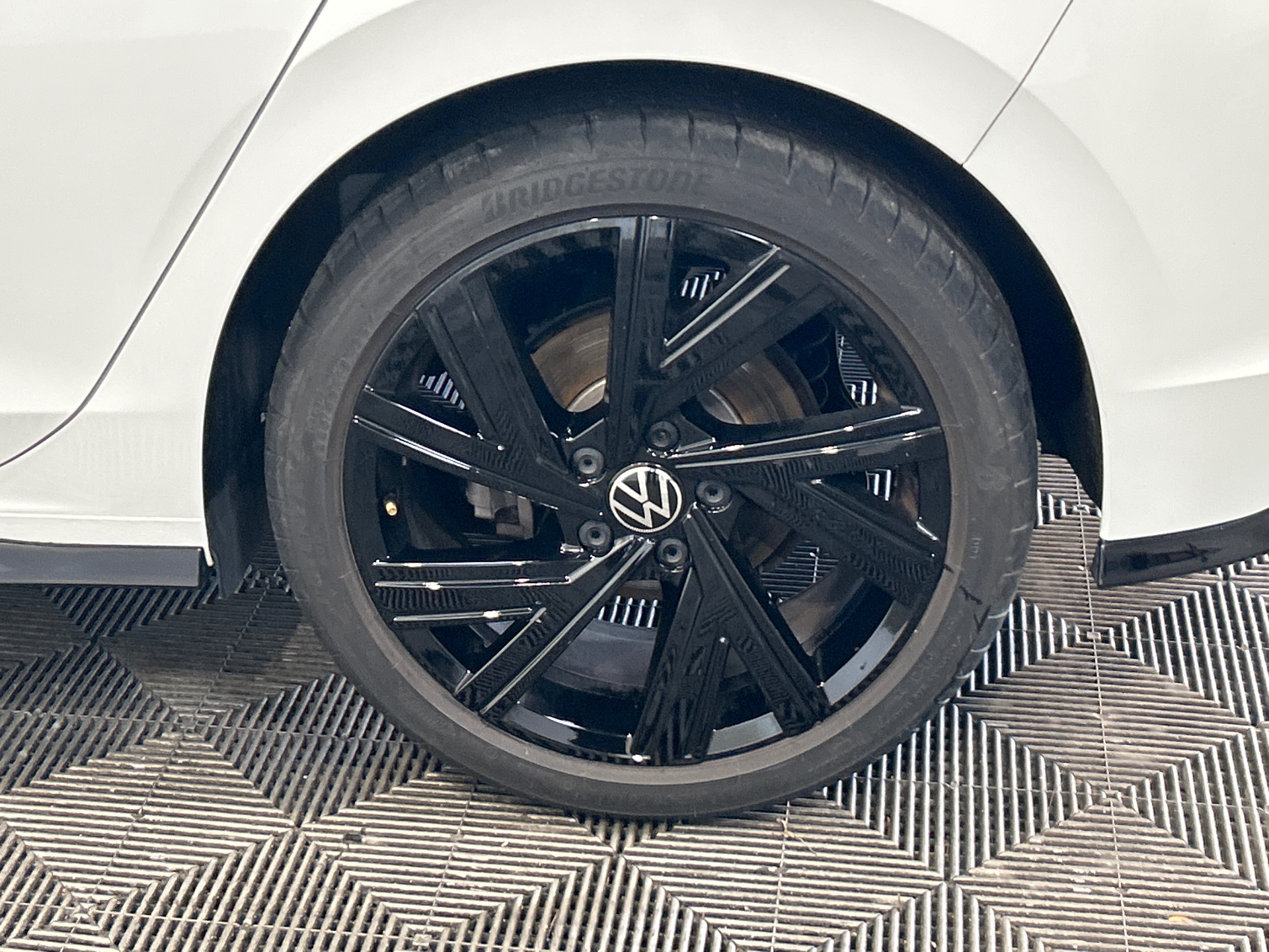 VOLKSWAGEN GOLF 1.5 eTSI OPF 150 DSG7 R-Line — expertise