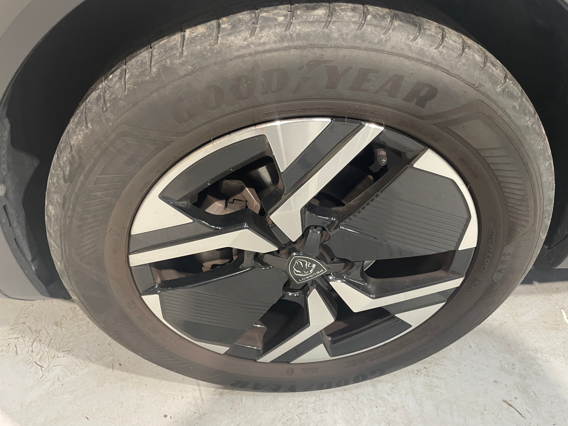 PEUGEOT 2008 PureTech 100 S&S BVM6 Allure — expertise