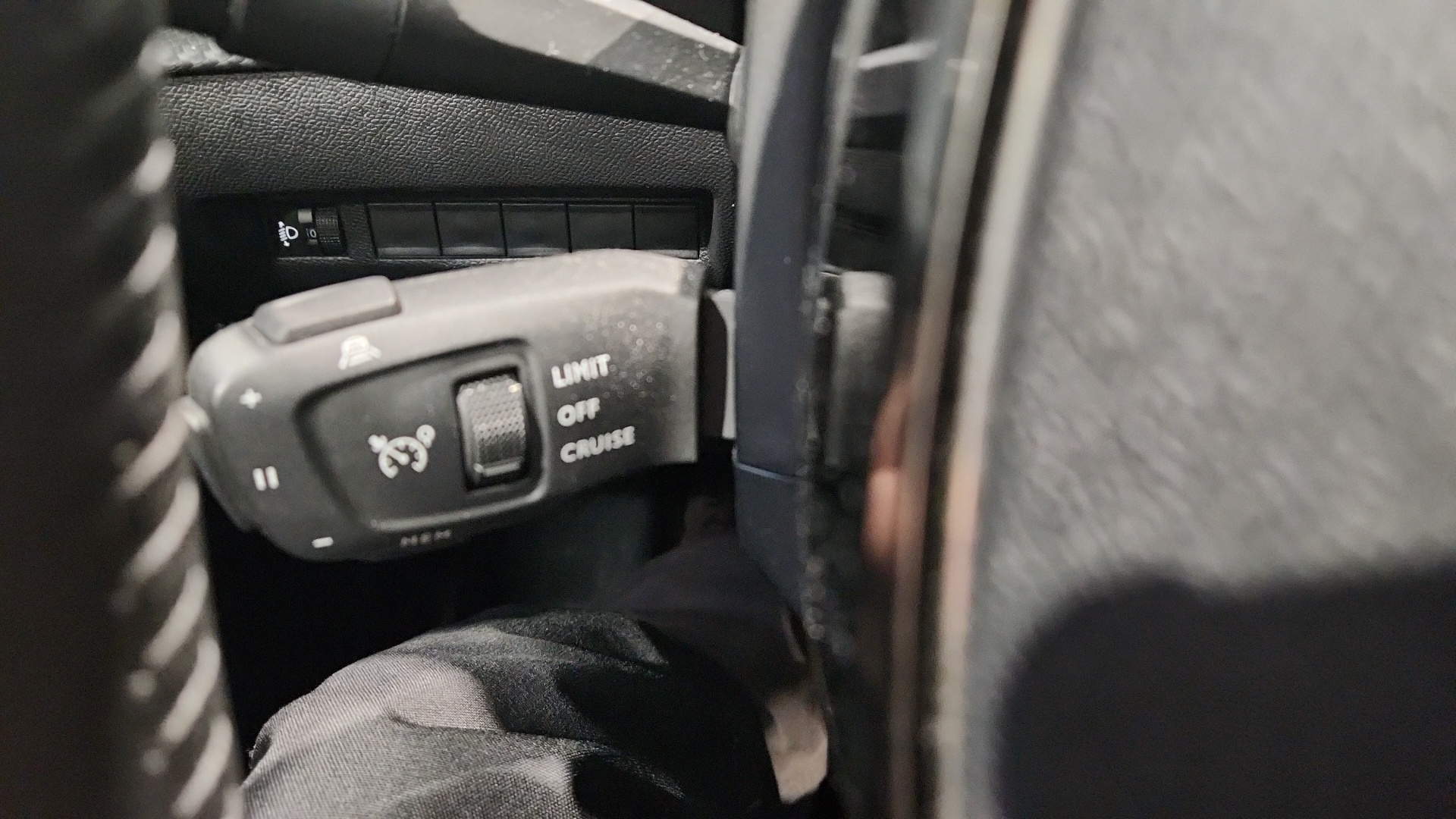 PEUGEOT 2008 PureTech 100 S&S BVM6 Allure