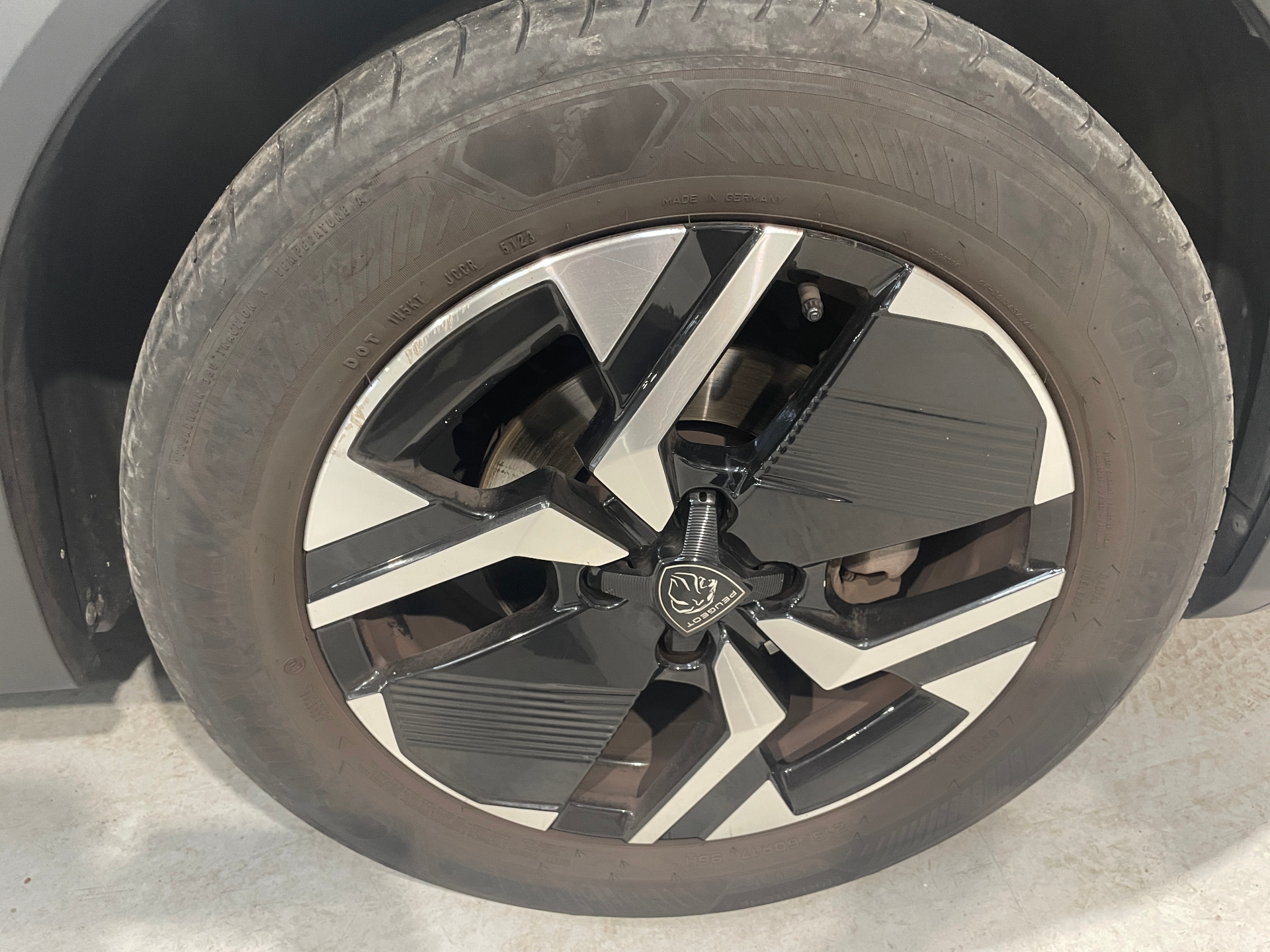 PEUGEOT 2008 PureTech 100 S&S BVM6 Allure — expertise