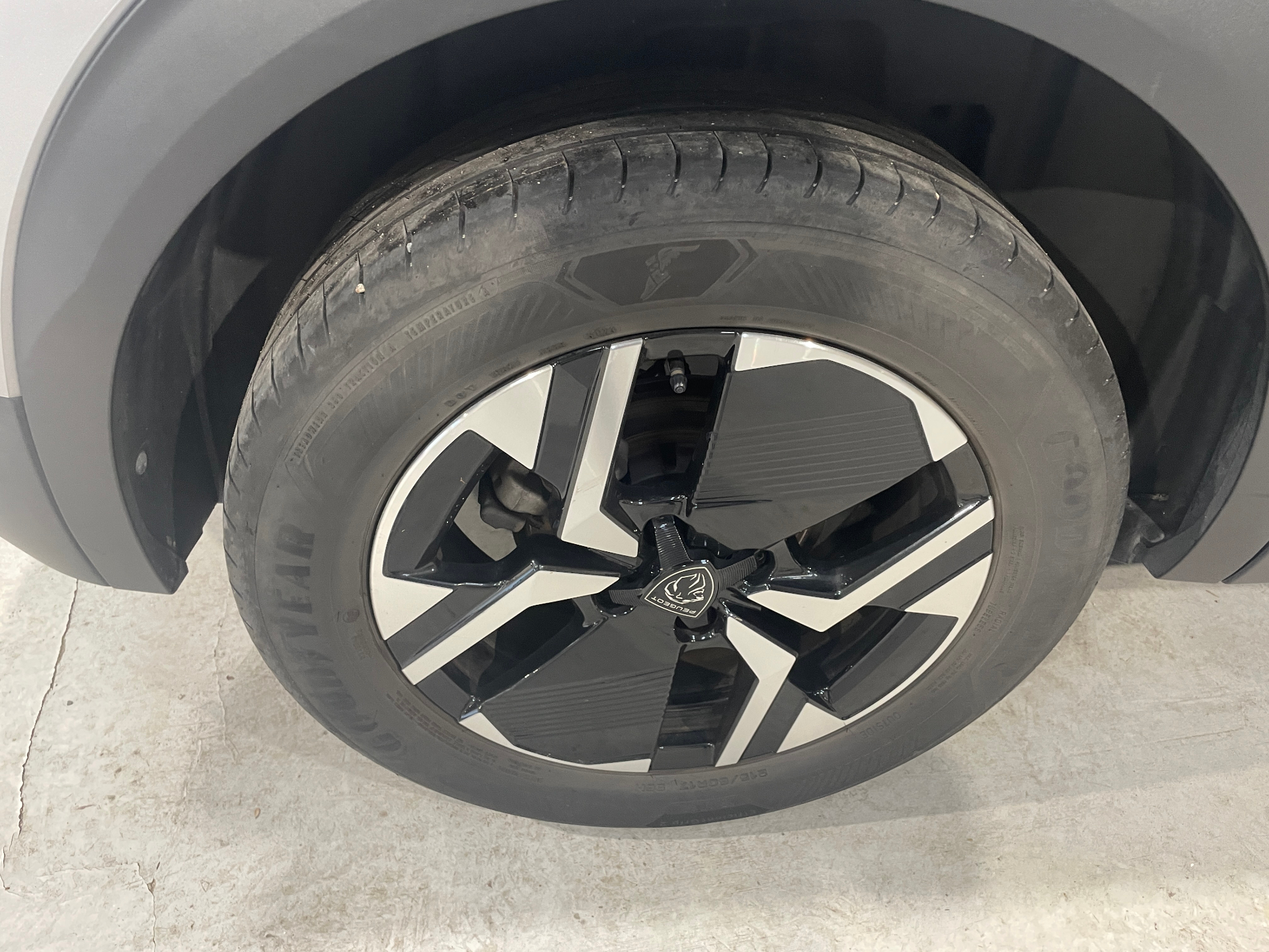 PEUGEOT 2008 PureTech 100 S&S BVM6 Allure — expertise