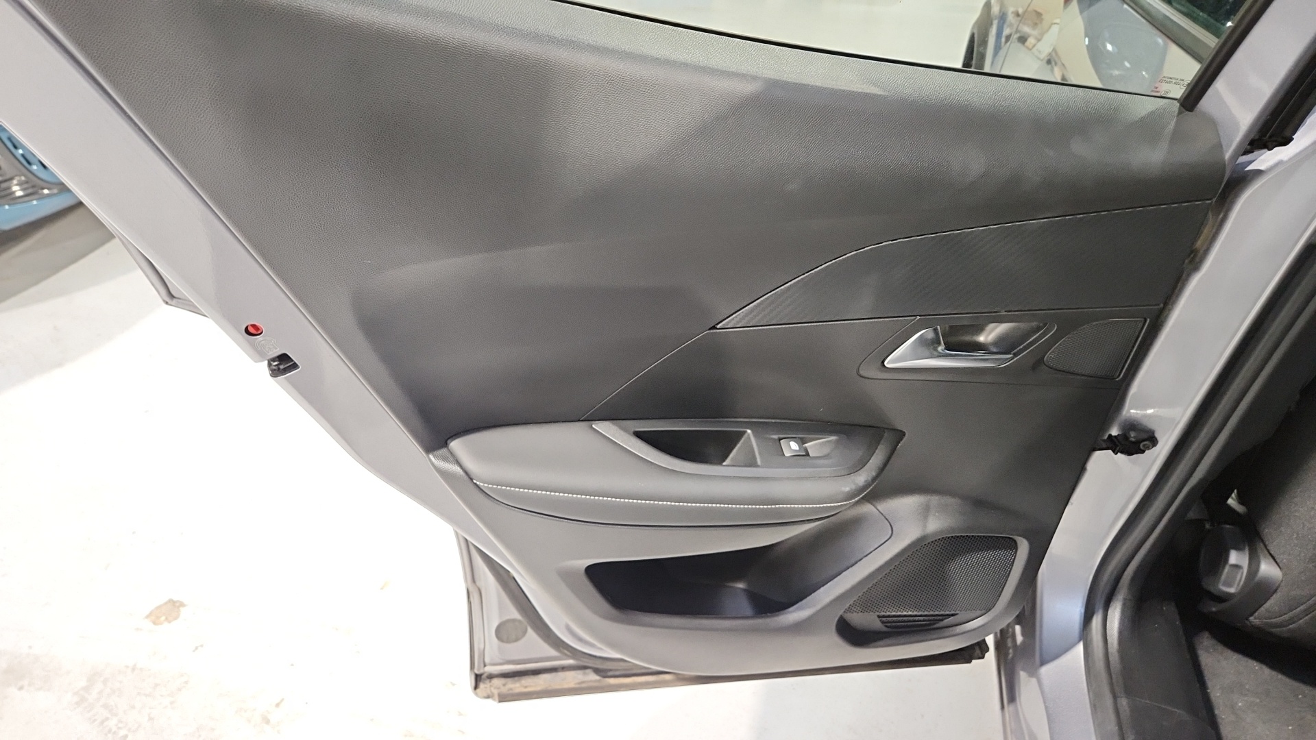 PEUGEOT 2008 PureTech 100 S&S BVM6 Allure