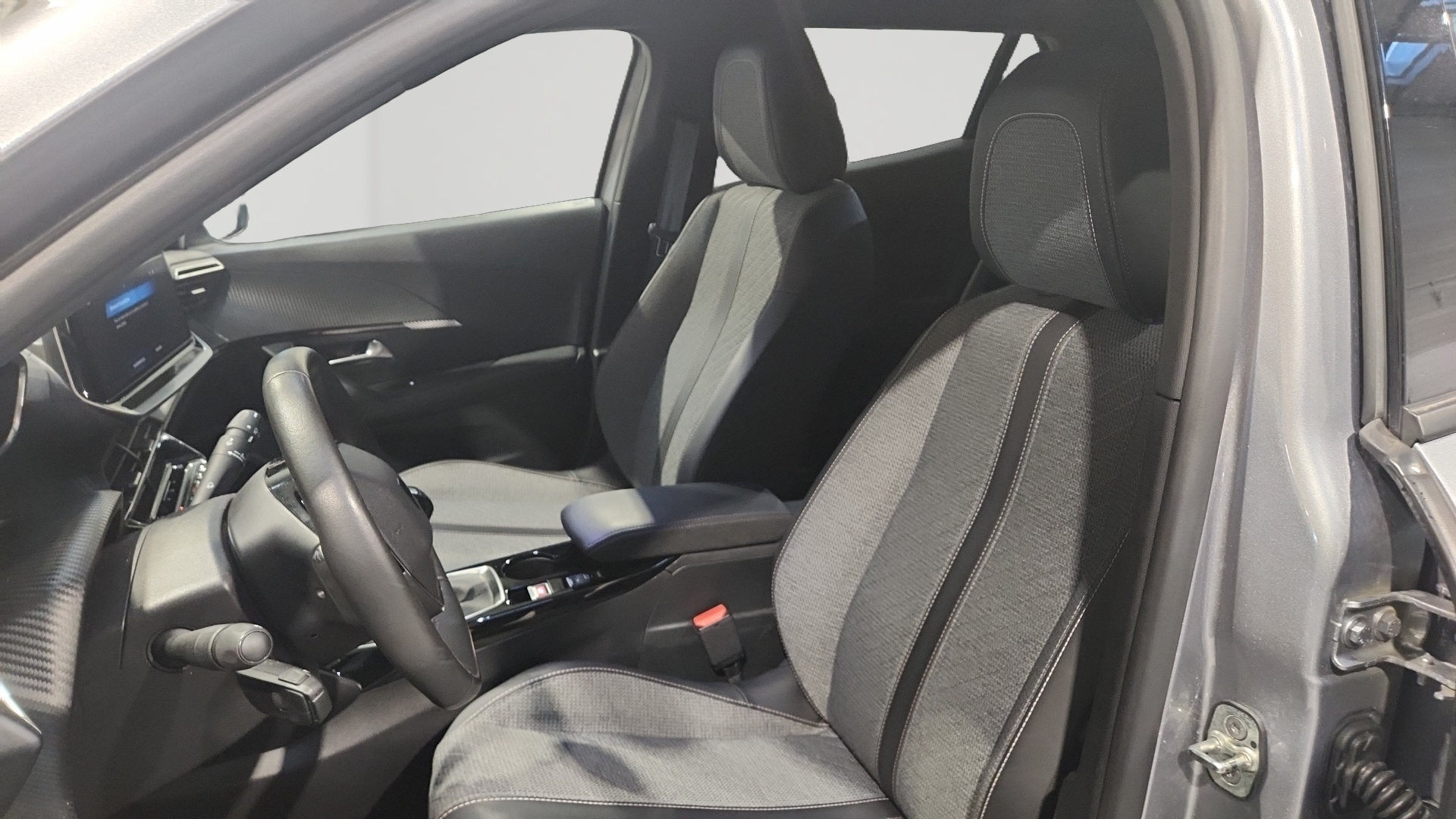 PEUGEOT 2008 PureTech 100 S&S BVM6 Allure